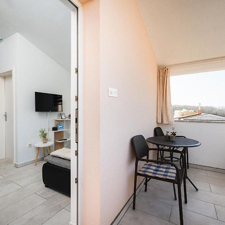 Charming Apartments Rose 1&2 With Pool Poreč Extérieur photo