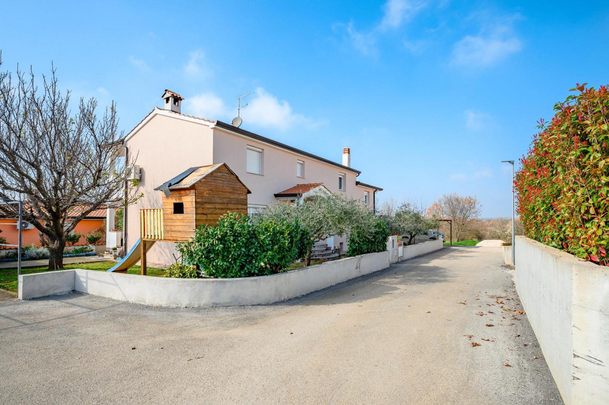 Charming Apartments Rose 1&2 With Pool Poreč Extérieur photo