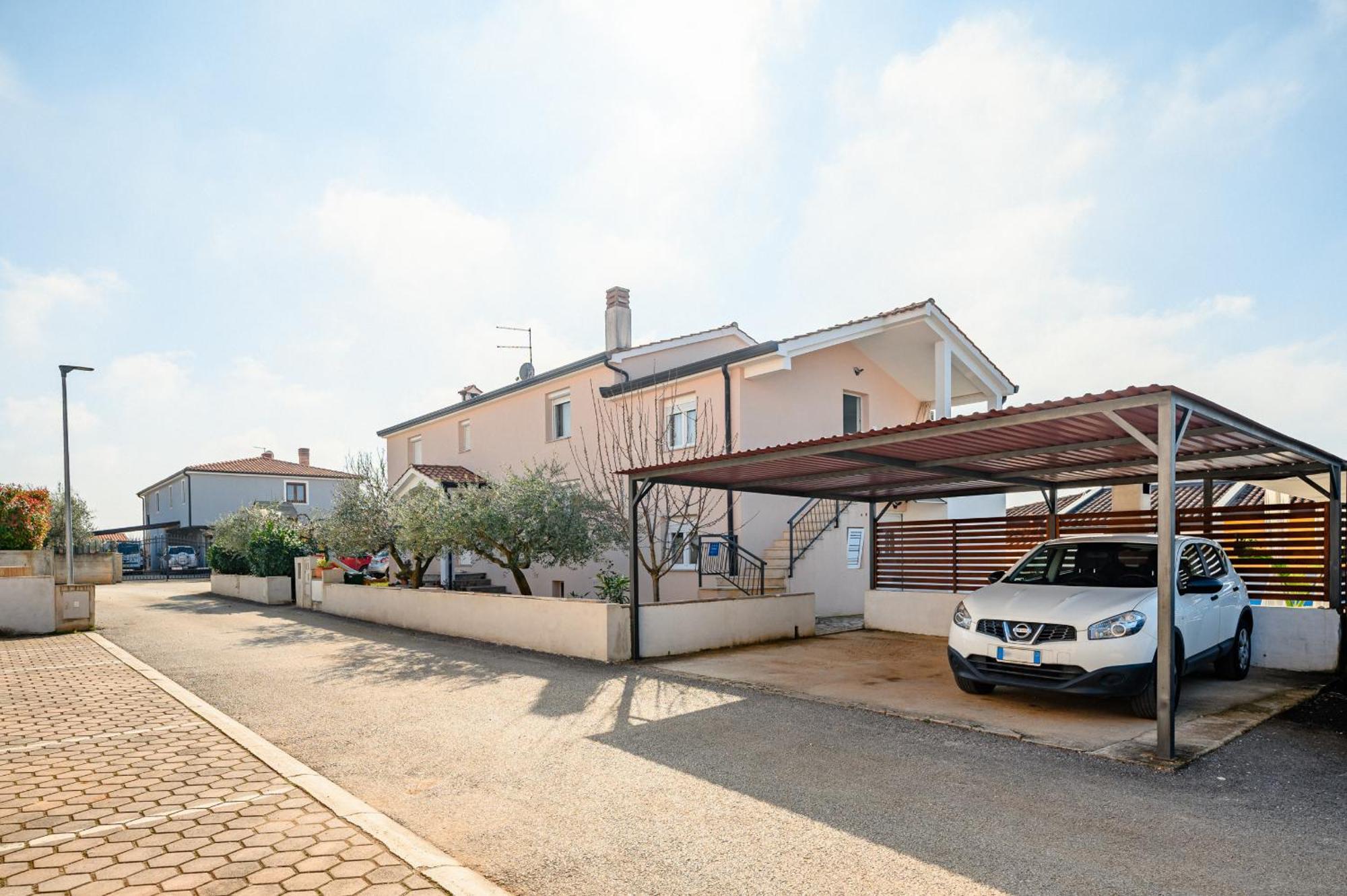 Charming Apartments Rose 1&2 With Pool Poreč Extérieur photo